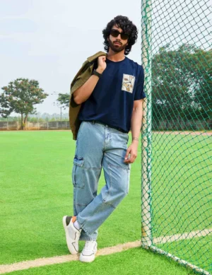 Urban Utility Cargo Jeans – Relaxed Fit Mid-Wash Denim