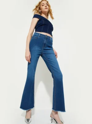 US Trend Mid-Blue Bootcut Women’s Jeans – High-Value Wardrobe Investment with Global Fashion Edge