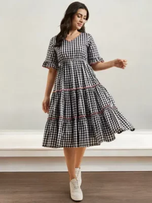 Classic Checkered Tiered Dress – Timeless Style, Effortless Comfort